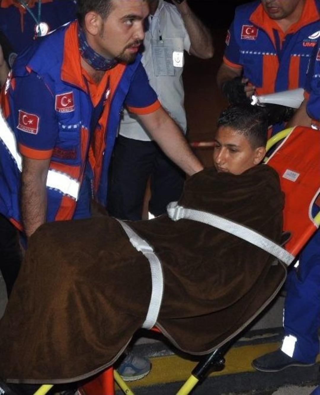 Filistinli Yaralılar Tedavileri İ&ccedil;in İzmir&rsquo;e Getirildi