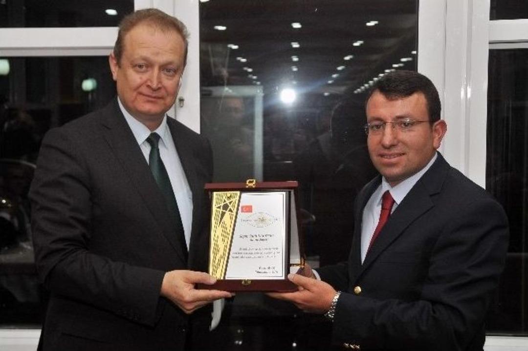 G&uuml;m&uuml;şhane&rsquo;de Vali Yardımcılarına Veda Yemeği