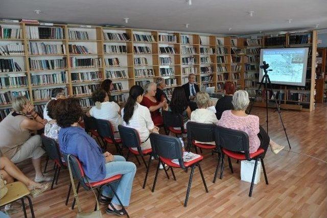 Foça’da “yerleşimin Ayak İzleri” Konuşuldu