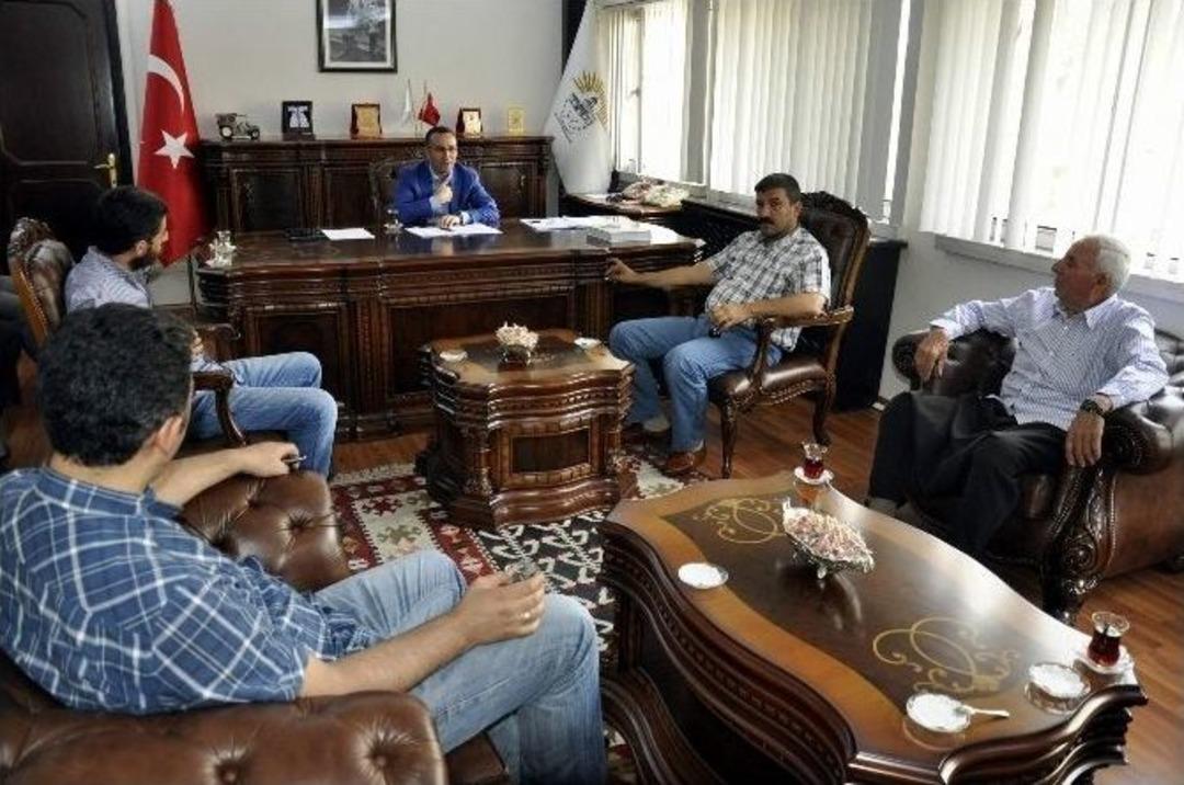 Muhtarlar Su İndirimi İ&ccedil;in Siverek Belediye Başkanı İle G&ouml;r&uuml;şt&uuml;