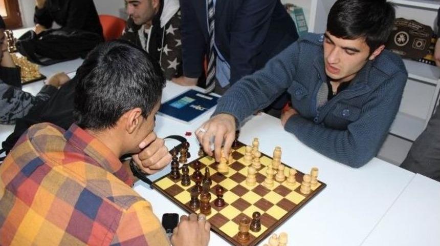 Erzincan&rsquo;da Gen&ccedil;lik Merkezi Kursları Başlıyor