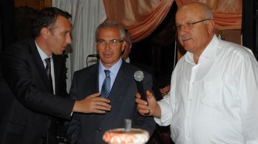 Sarıkaya Kaymakamı Yaşar D&ouml;nmez&rsquo;e Veda Yemeği Verildi