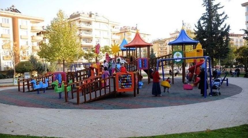 Şehitkamil Belediyesi Parkları &Ouml;nemsiyor