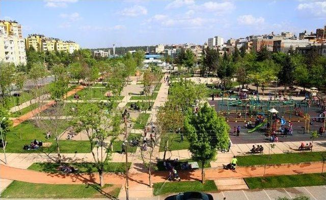 Şehitkamil Belediyesi Parkları Önemsiyor