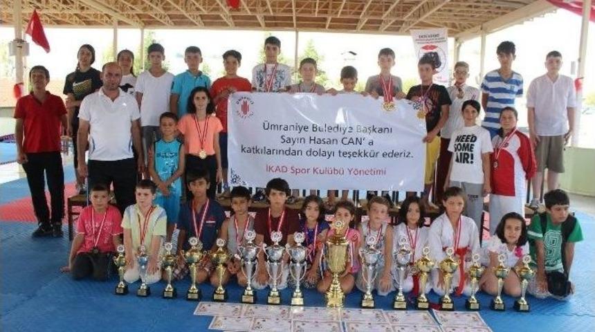 İkad Spor Kul&uuml;b&uuml; Başarısını S&uuml;rd&uuml;r&uuml;yor