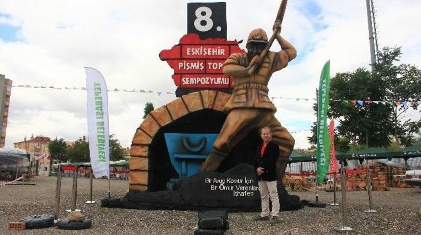 Pişmiş Toprak Sempozyumu&rsquo;na Madenci Heykeli Damga Vurdu