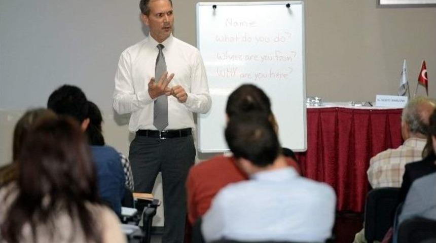 Bursa İş D&uuml;nyasına &rsquo;iş İngilizcesi&rsquo; Eğitimi