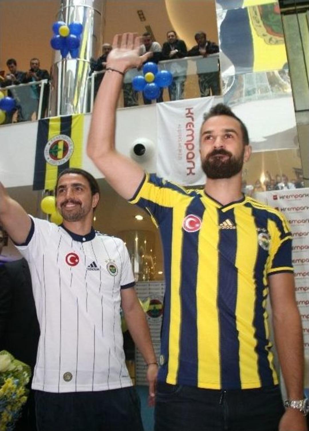 Aziz Yıldırım Ve Futbolcular D&uuml;zce&rsquo;de Taraftarlarla Buluştu