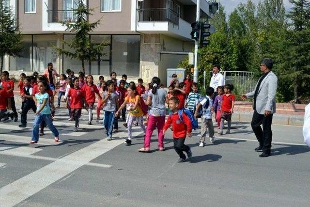 Korkuteli’nde Öğrencilere Sinyalizasyon Eğitimi Veriliyor