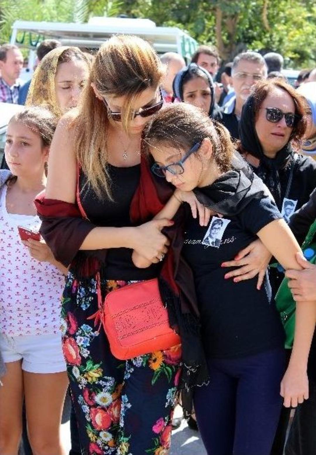 İntihar Ettiği İddia Edilen Gencin Babası: "intihar Etmedi, D&uuml;şt&uuml;"