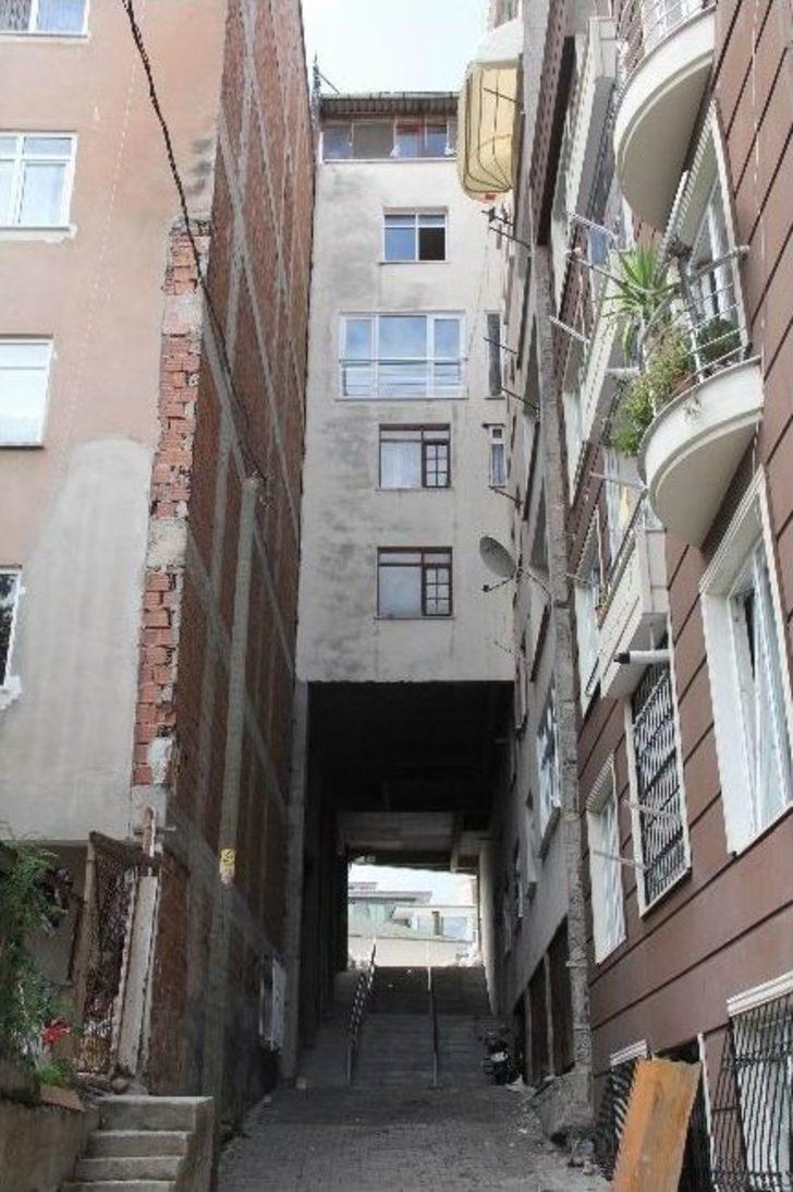 Evin Altından Sokak Geçiyor G4