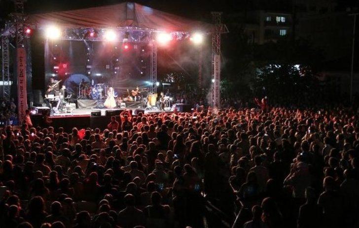 Saruhanlı’da Burcu Güneş Rüzgarı Esti G5