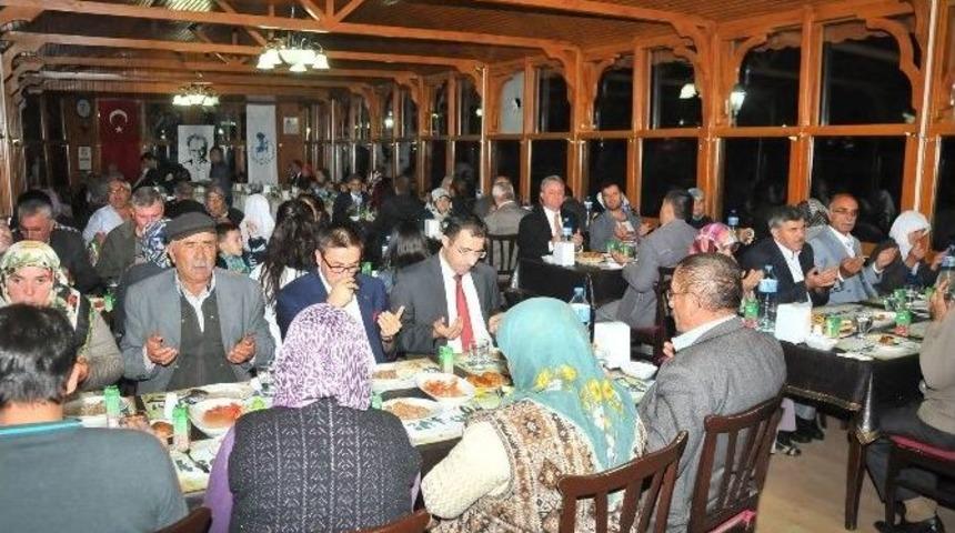 Başkan Akkaya&rsquo;dan Gazi Ve Şehit Ailelerine Yemek