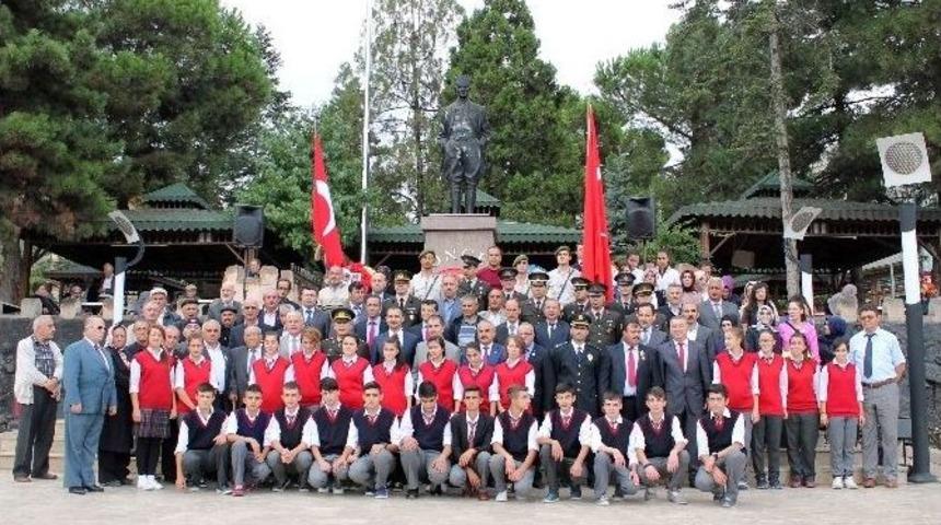 Komutan, D&uuml;şmek &Uuml;zere Olan Gaziyi Son Anda Yakaladı