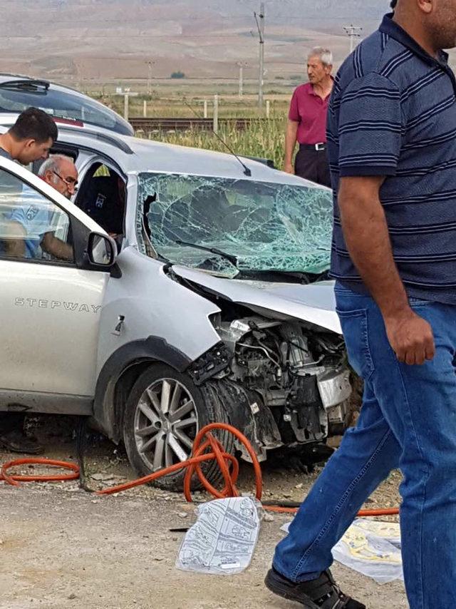 Ankara'da iki otomobil çarpıştı: 3 ölü, 3 yaralı