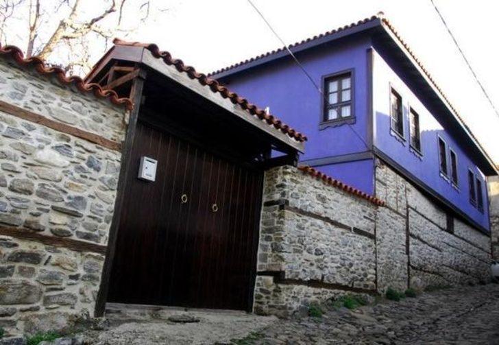 16- DAR SOKAKLARI VE RENKLİ EVLERİYLE 'CUMALIKIZIK'