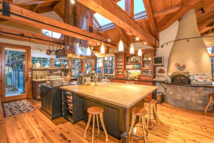 Bu evi gören hayran kalıyor! Fakir bir ailenin çocuğuyken bakın nasıl bir evde hayatını sürdürüyor G5