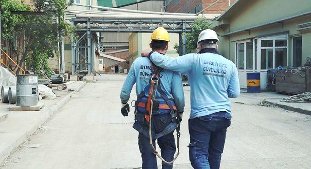 Fabrika çalışanlarından 'iş sağlığı ve güvenliği' klibi