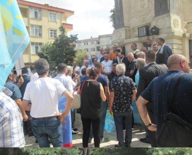 İYİ Partililerden Sancaktepe Belediye Başkanına protesto