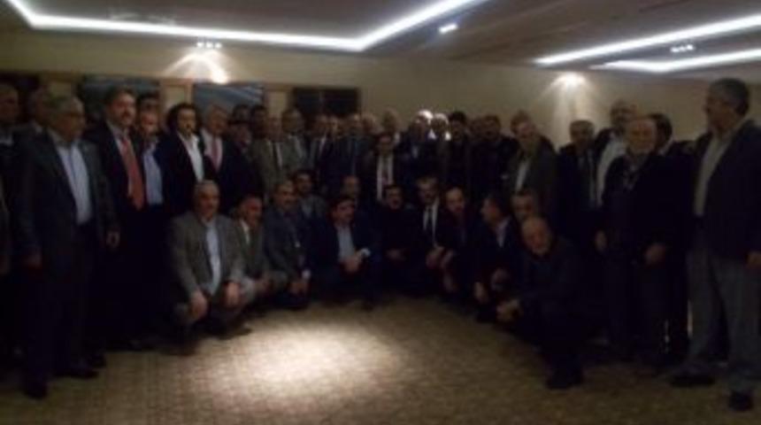 Hayırsever İş Adamı Reşat Erdoğan, Muhtarlarla Bir Araya Geldi