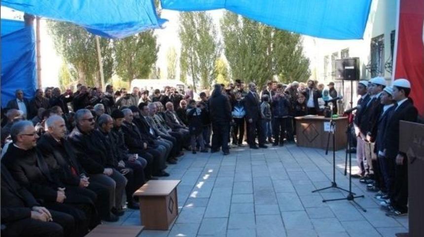 Mezun Olan Hafızlar &Ouml;d&uuml;llendirildi