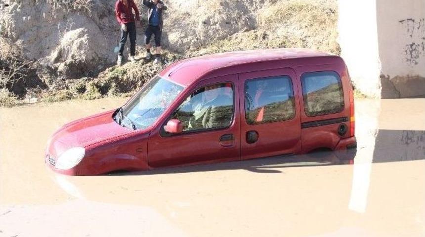 Erzincan&rsquo;da Sağanak Yağmur