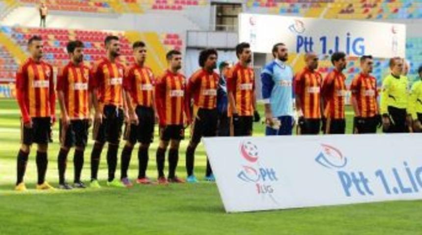 Kayserispor 7 Ay Sonra Kendi Evinde Taraftarına Galibiyet Sevinci Yaşattı