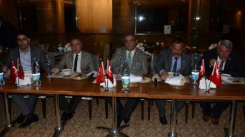 İş Adamı Erdoğan, Muhtarlarla Bir Araya Geldi