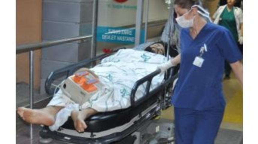 Yenibağlar&rsquo;da Bı&ccedil;aklı Kavga: 1 Yaralı