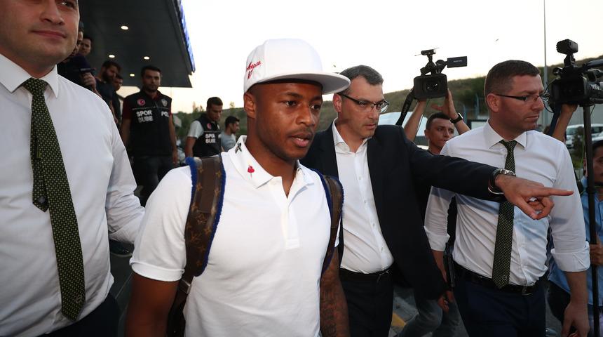 Fenerbahçe'nin yeni transferi Andre Ayew İstanbul'a geldi