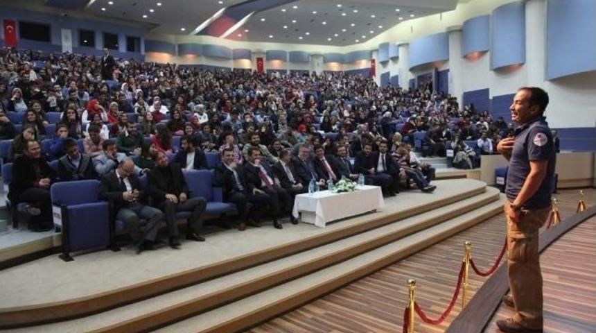 Sel&ccedil;uklu Kariyer Okulu&rsquo;nda Programlar Devam Ediyor