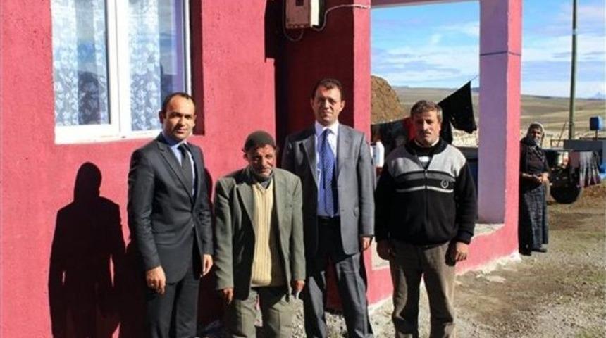 Selim&rsquo;de Engelli Aile Yeni Evine Kavuştu