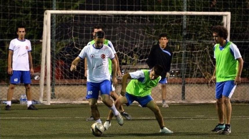 Muratpaşa&rsquo;da Cumhuriyet Kupası