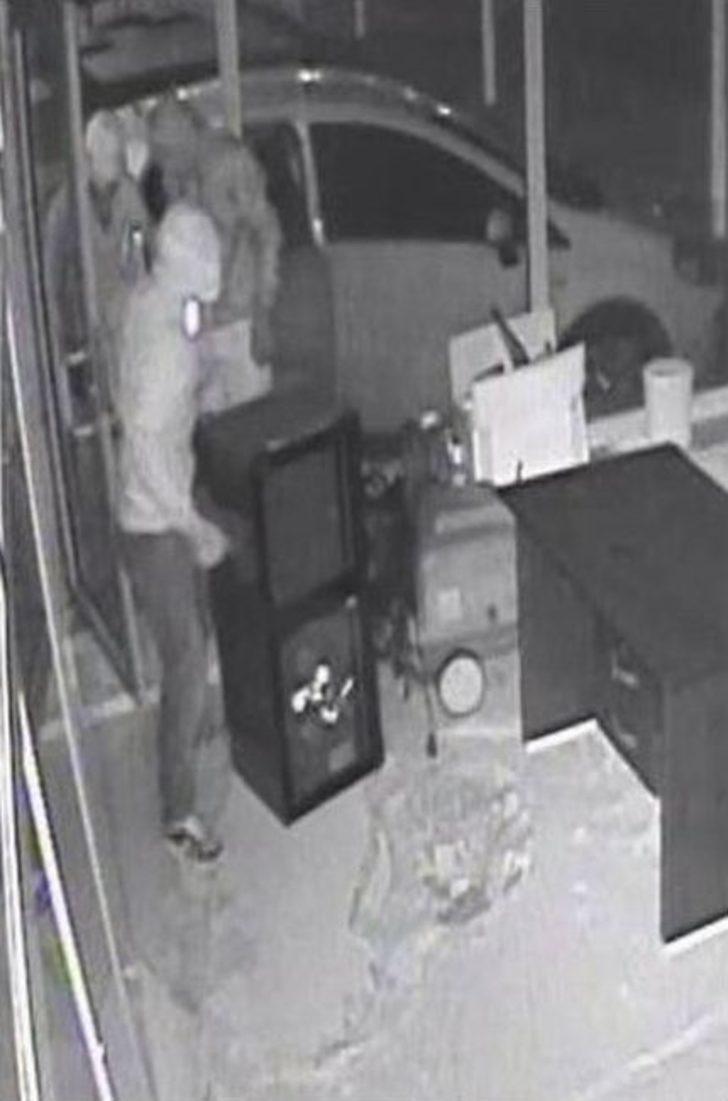 İçi Boş Çelik Kasayı İşte Böyle Çaldılar G3