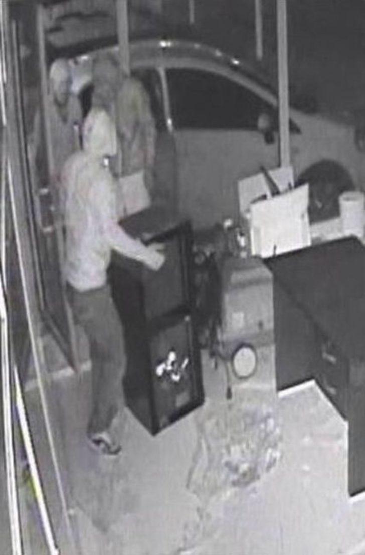 İçi Boş Çelik Kasayı İşte Böyle Çaldılar G4