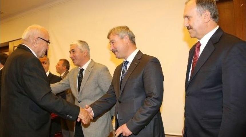 Eğitime Destek Veren Hayırseverlere Plaket