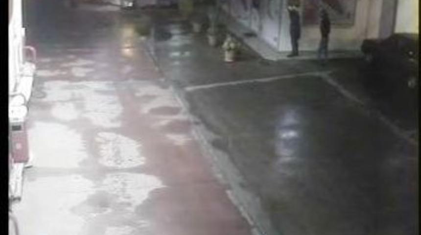 Akaryakıt İstasyonunda Silahlı Soygun