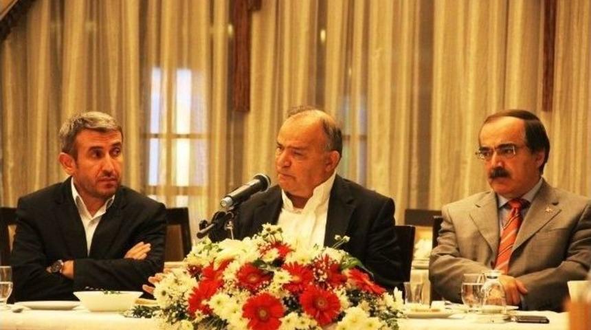 Platform, Gazeteci Yazar Avni &Ouml;zg&uuml;rel İle Sakarya Valisi H&uuml;seyin Avni Coş&rsquo;u Ağırladı