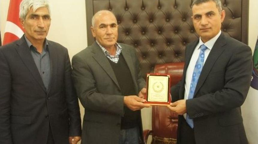 Thk’dan Eş Başkan Yikit’e Teşekkür Plaketi