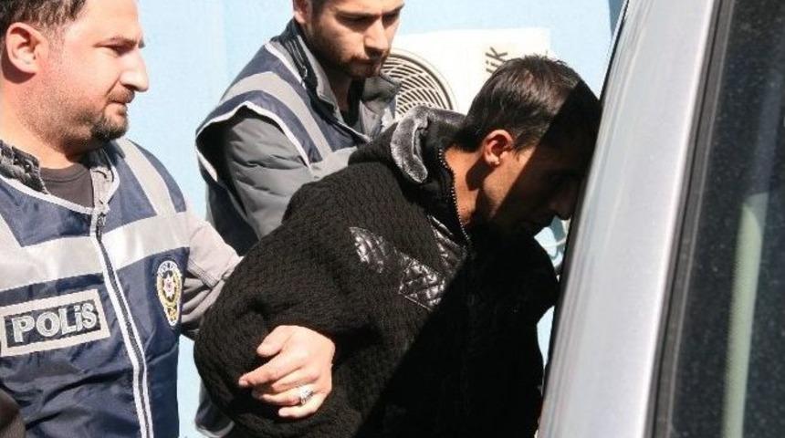 Sahte Polis G&ouml;nderip Bayan &Ouml;ğretmeni 70 Bin Tl Dolandırdılar