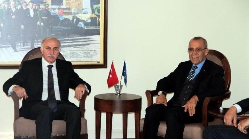 Bakan Yardımcısı Arıcı, Vali Şahin&rsquo;i Ziyaret Etti