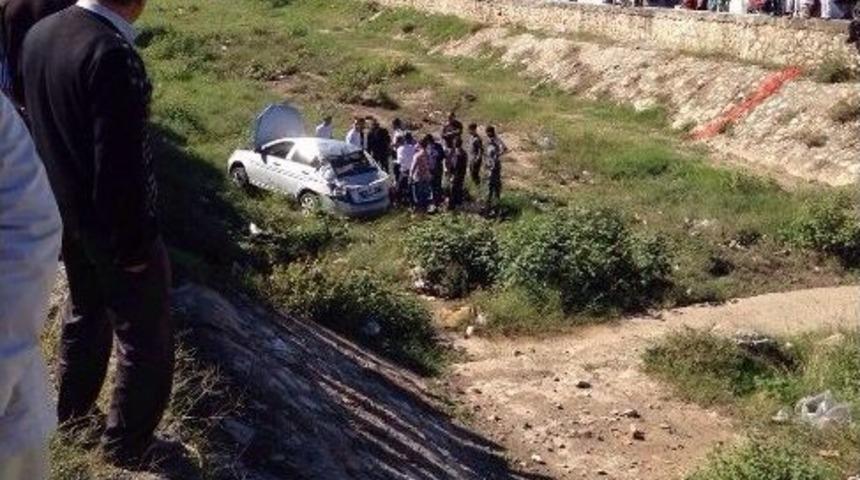 Otomobil Kanala U&ccedil;tu: 1 Yaralı