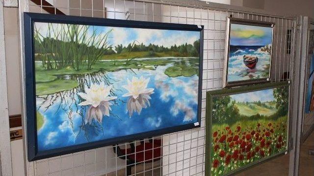 Urla’da Sanatseverleri Mest Eden Sergi