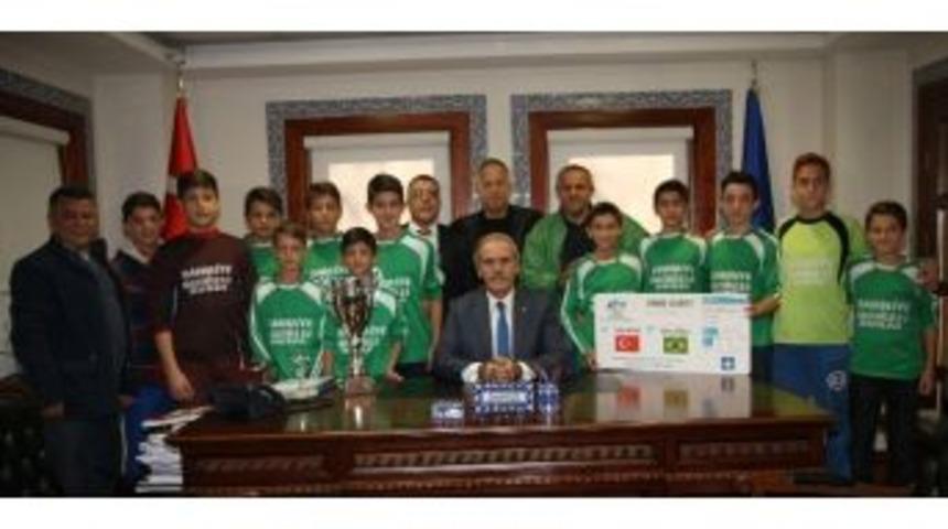 K&uuml;&ccedil;&uuml;k Kramponlar Bursa&rsquo;nın Gururu