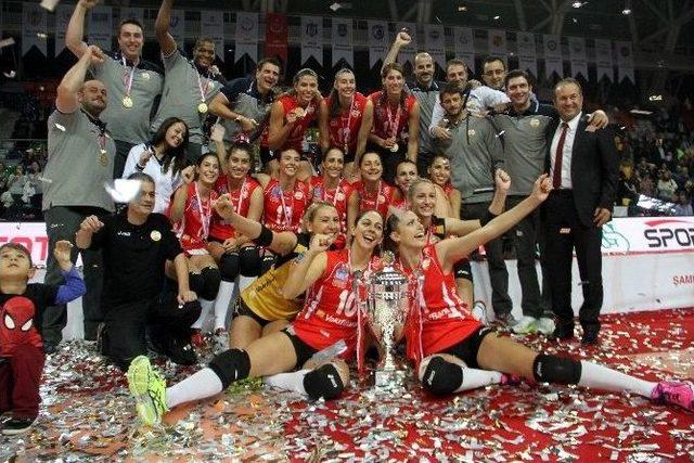 Voleybol Spor Toto Şampiyonlar Kupası Finali