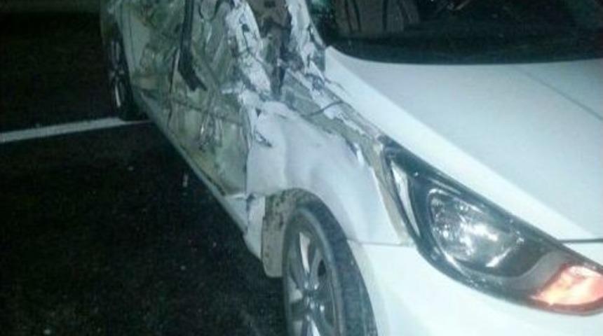 Kamyon İle Otomobil &Ccedil;arpıştı: 4 Yaralı