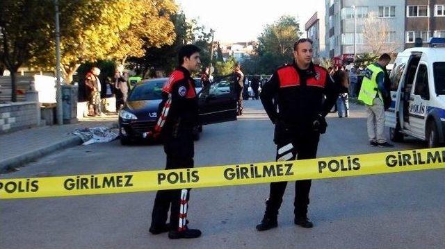 Platonik Aşık, Polisi Görünce İntihar Etti