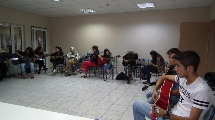 Aydın&rsquo;da &lsquo;&uuml;cretsiz Topluluklar&rsquo; Kursları Başladı