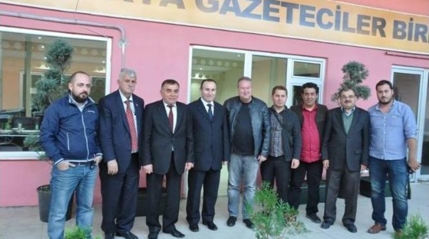 S&uuml;leymanpaşa Kaymakamı Kamil Kıcıroğlu, Trakya Gazeteciler Birliği Derneğini Ziyaret Etti