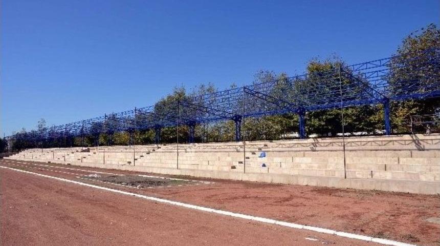 Mersinli Ahmet Stadı&rsquo;na Trib&uuml;n Yapıldı